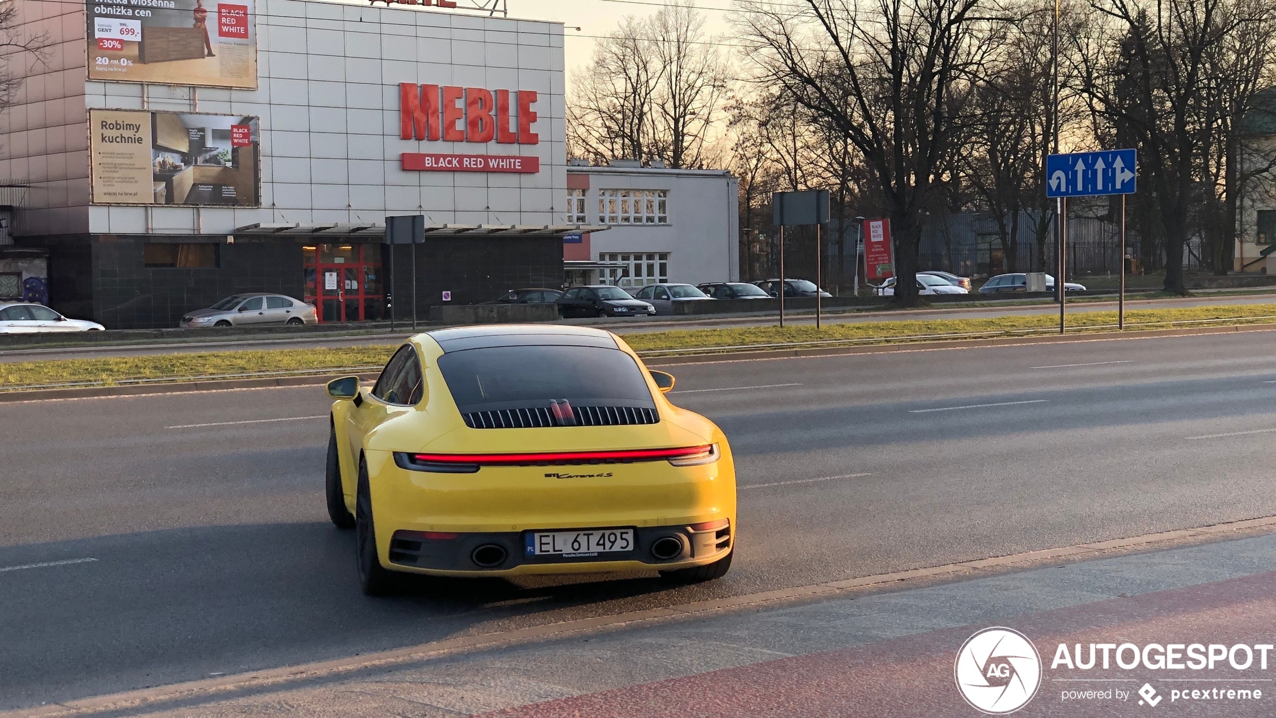 Porsche 992 Carrera 4S