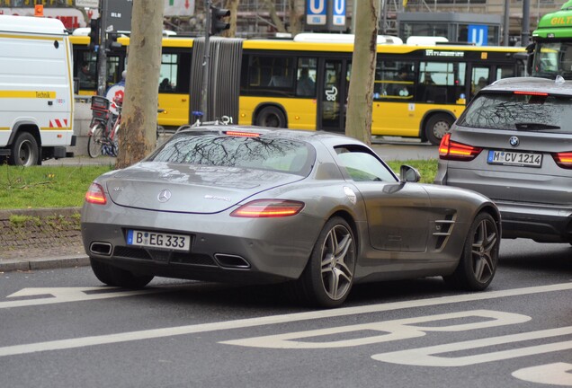 Mercedes-Benz SLS AMG