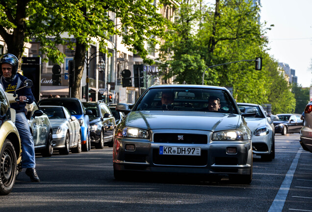 Nissan Skyline R34 GT-R