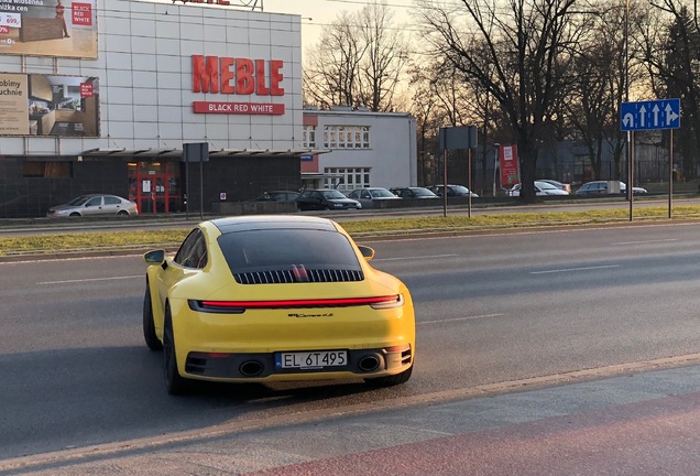 Porsche 992 Carrera 4S