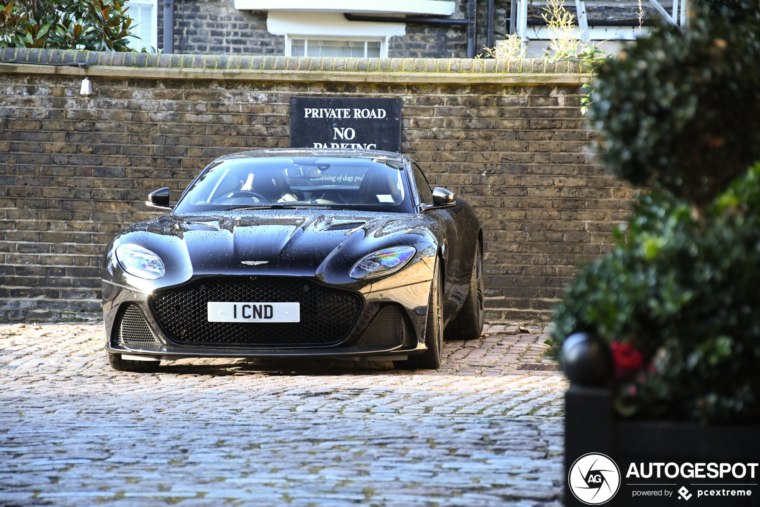 Aston Martin DBS Superleggera