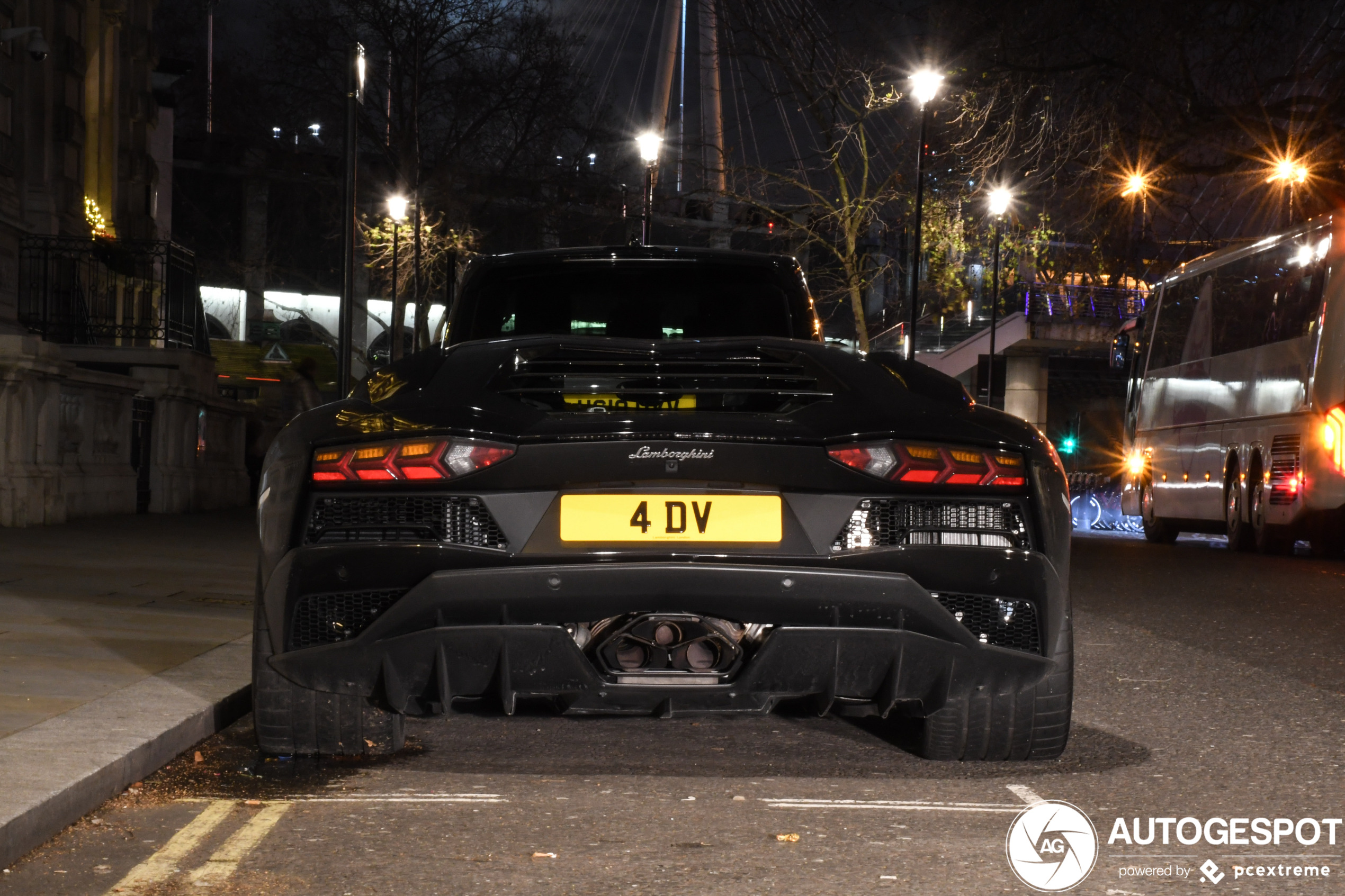 Lamborghini Aventador S LP740-4