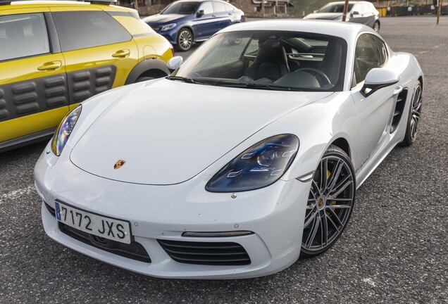 Porsche 718 Cayman S