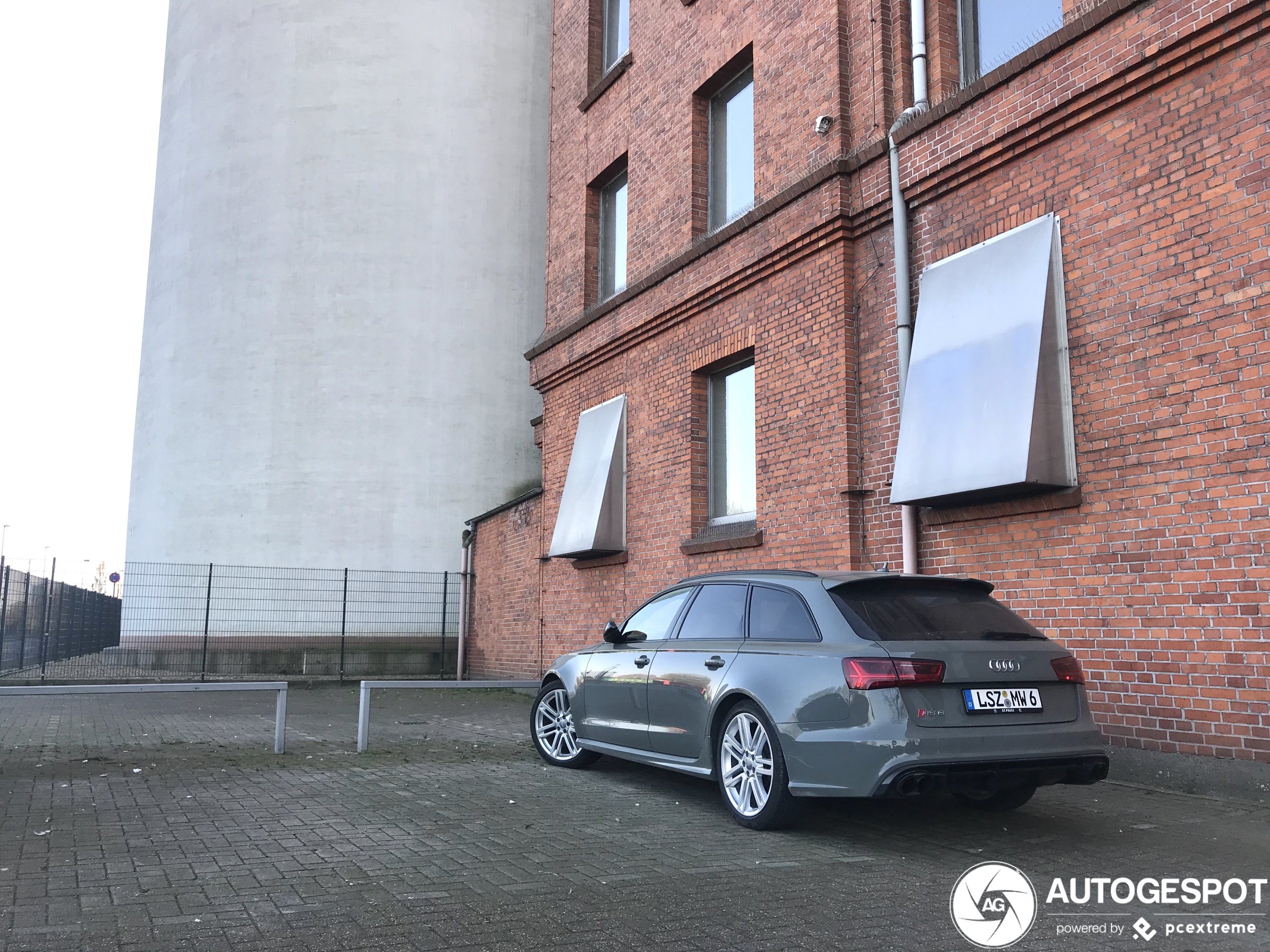 Audi RS6 Avant C7 2015