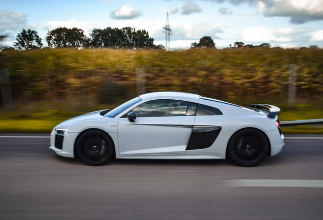 Audi R8 V10 Plus 2015