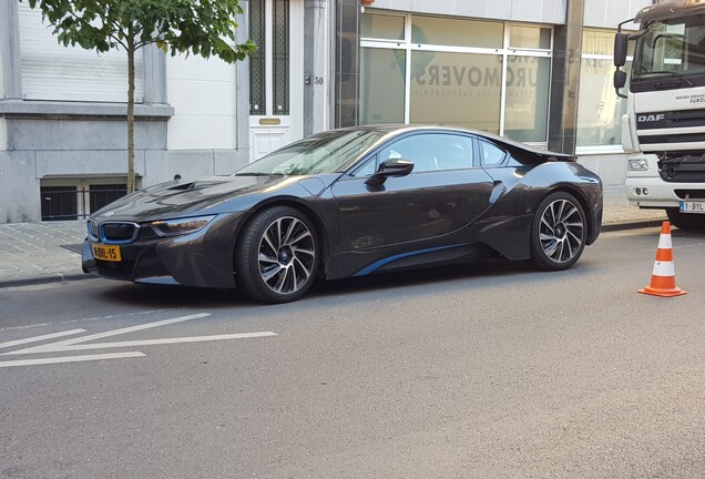 BMW i8