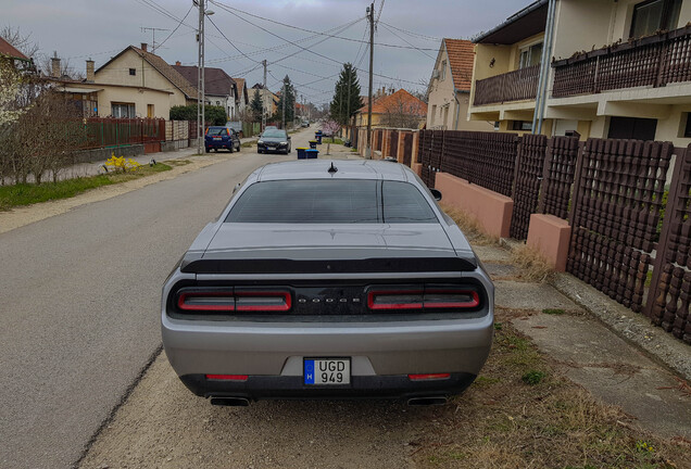 Dodge Challenger SRT-8