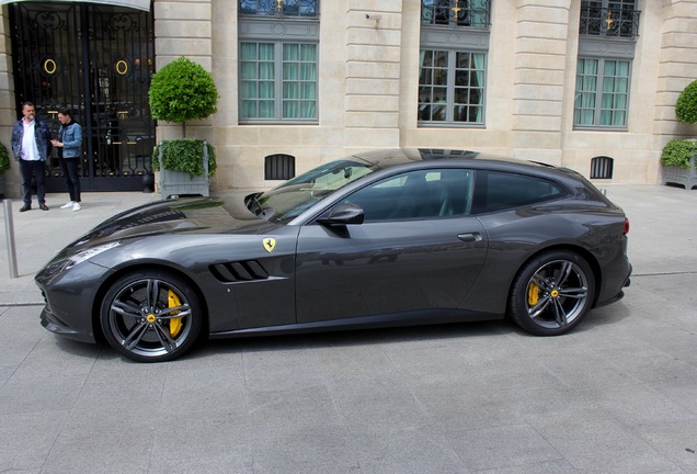 Ferrari GTC4Lusso