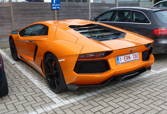 Lamborghini Aventador LP700-4