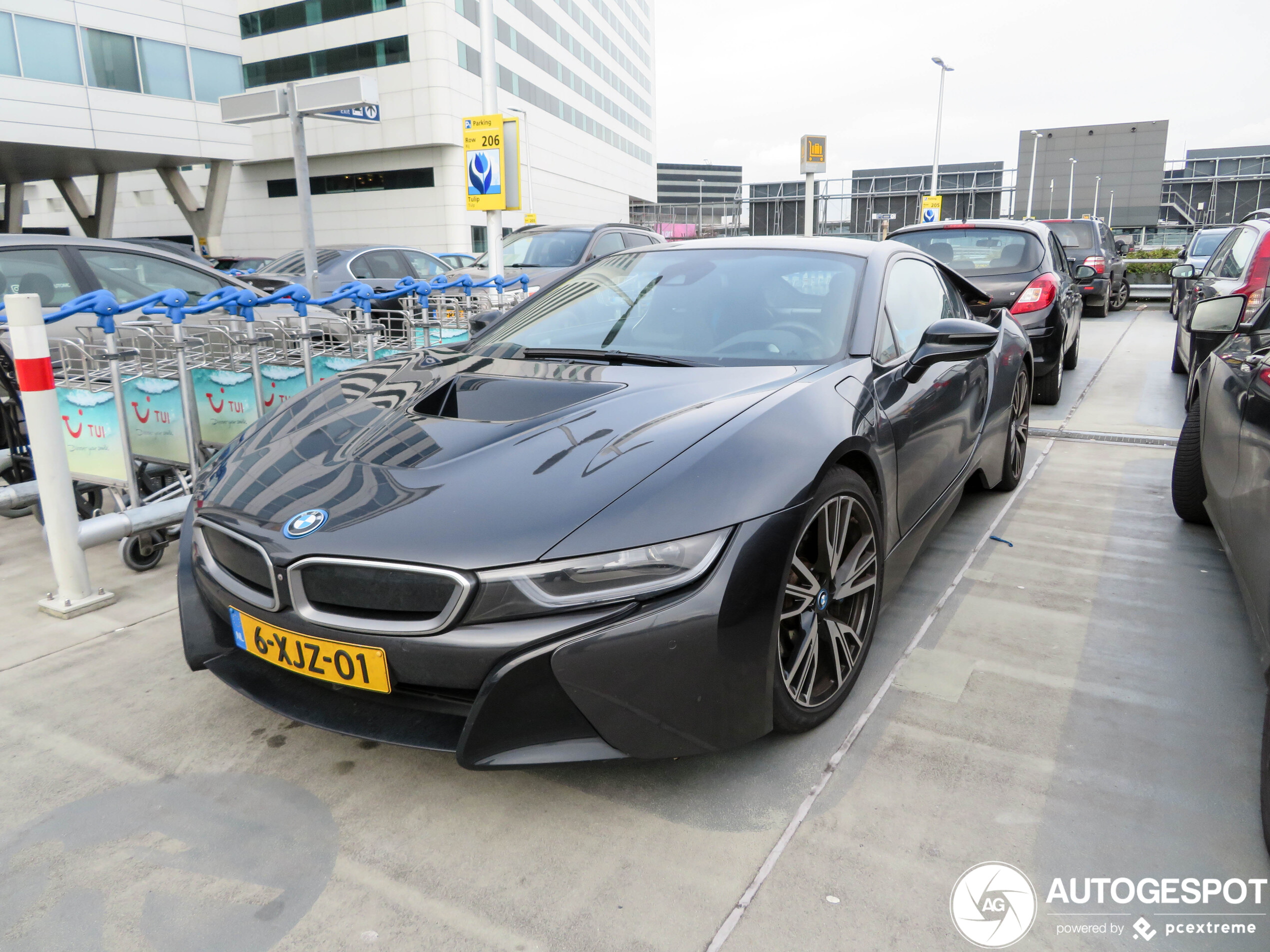 BMW i8