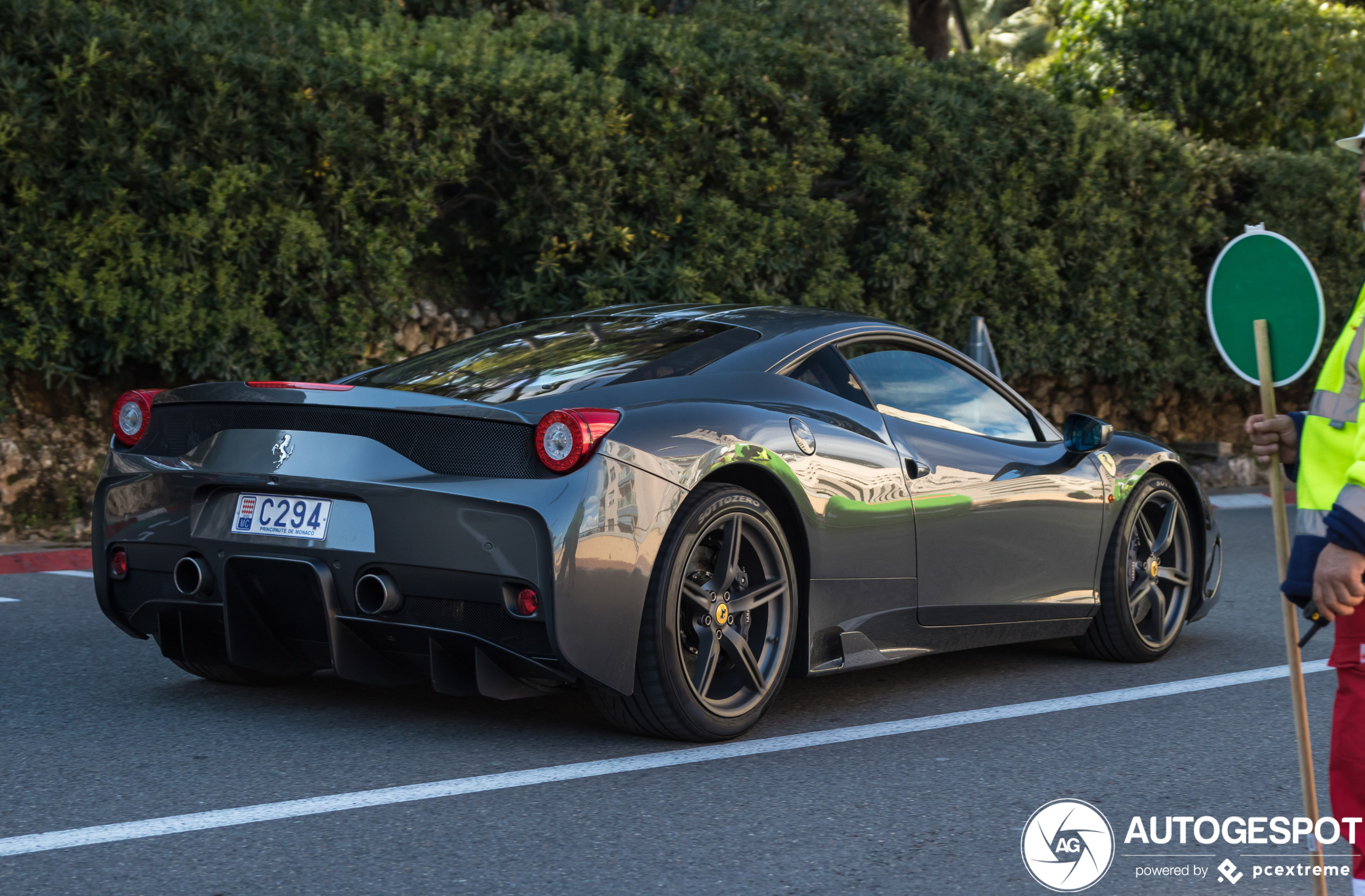 Ferrari's 458 Speciale blijft nieuwe spots bezorgen