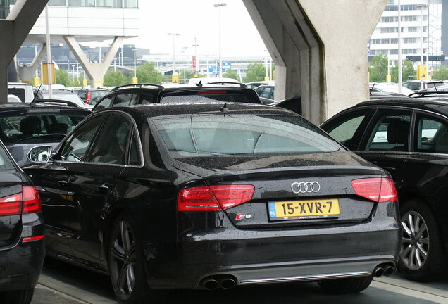 Audi S8 D4