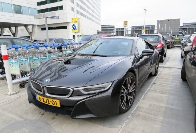 BMW i8