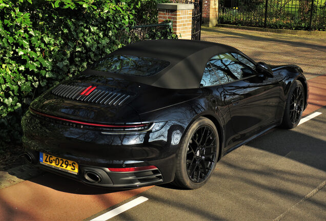 Porsche 992 Carrera 4S Cabriolet