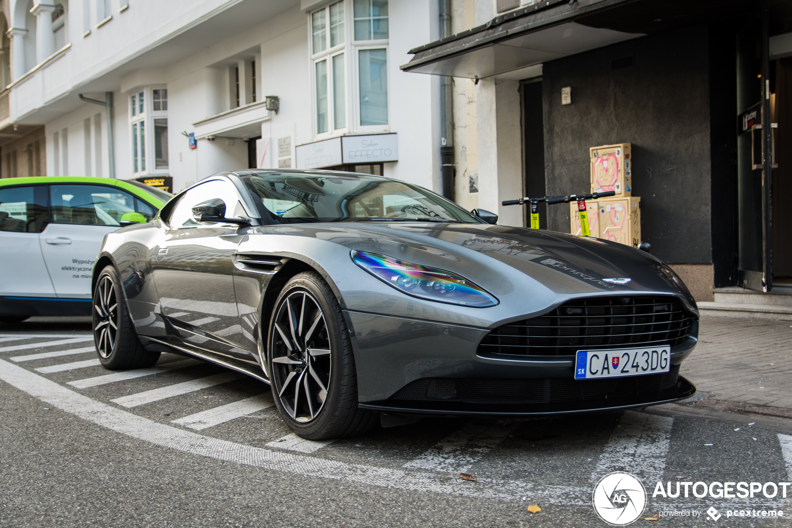 Aston Martin DB11 V8