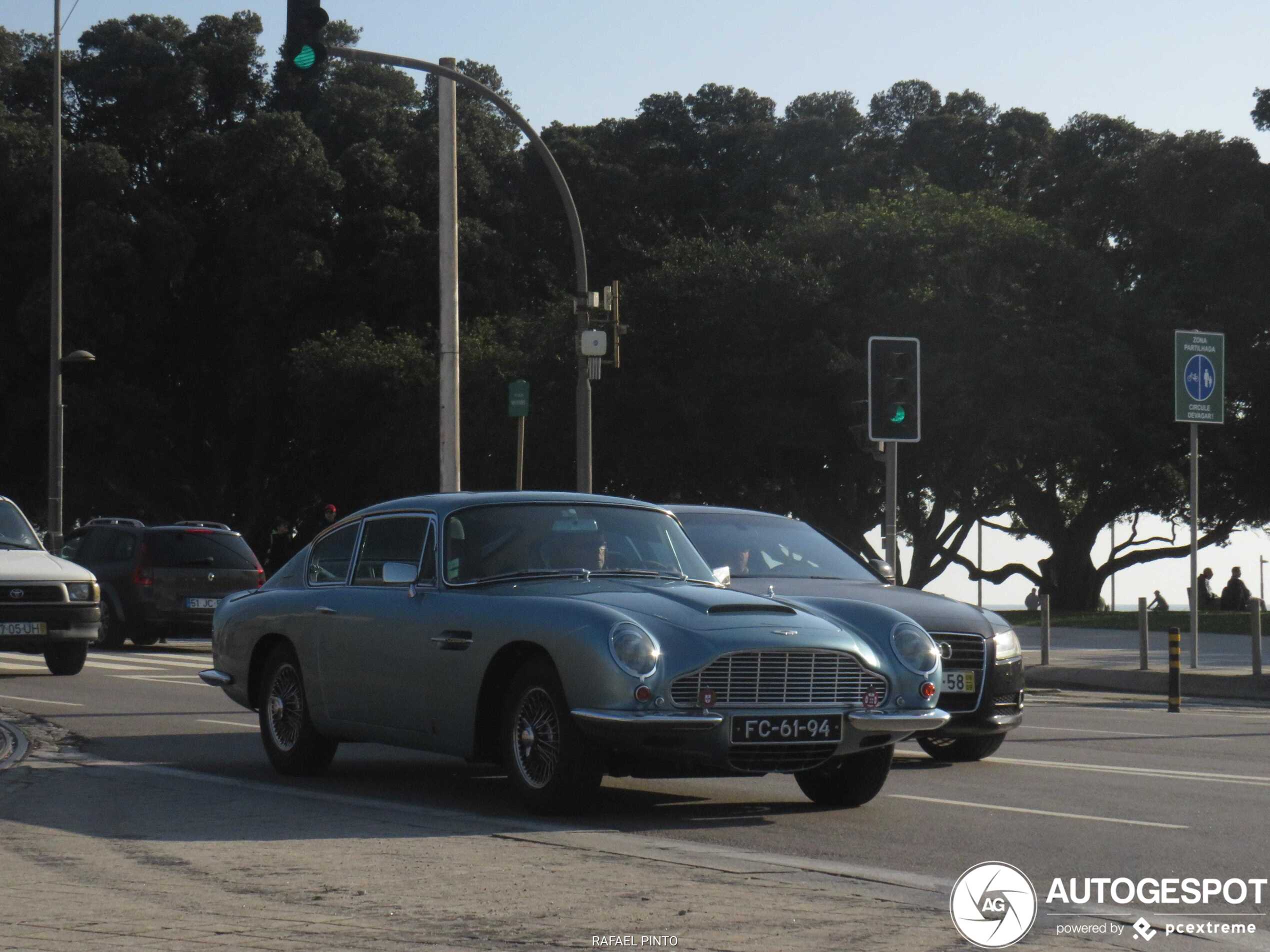 Aston Martin DB6 Vantage MKI