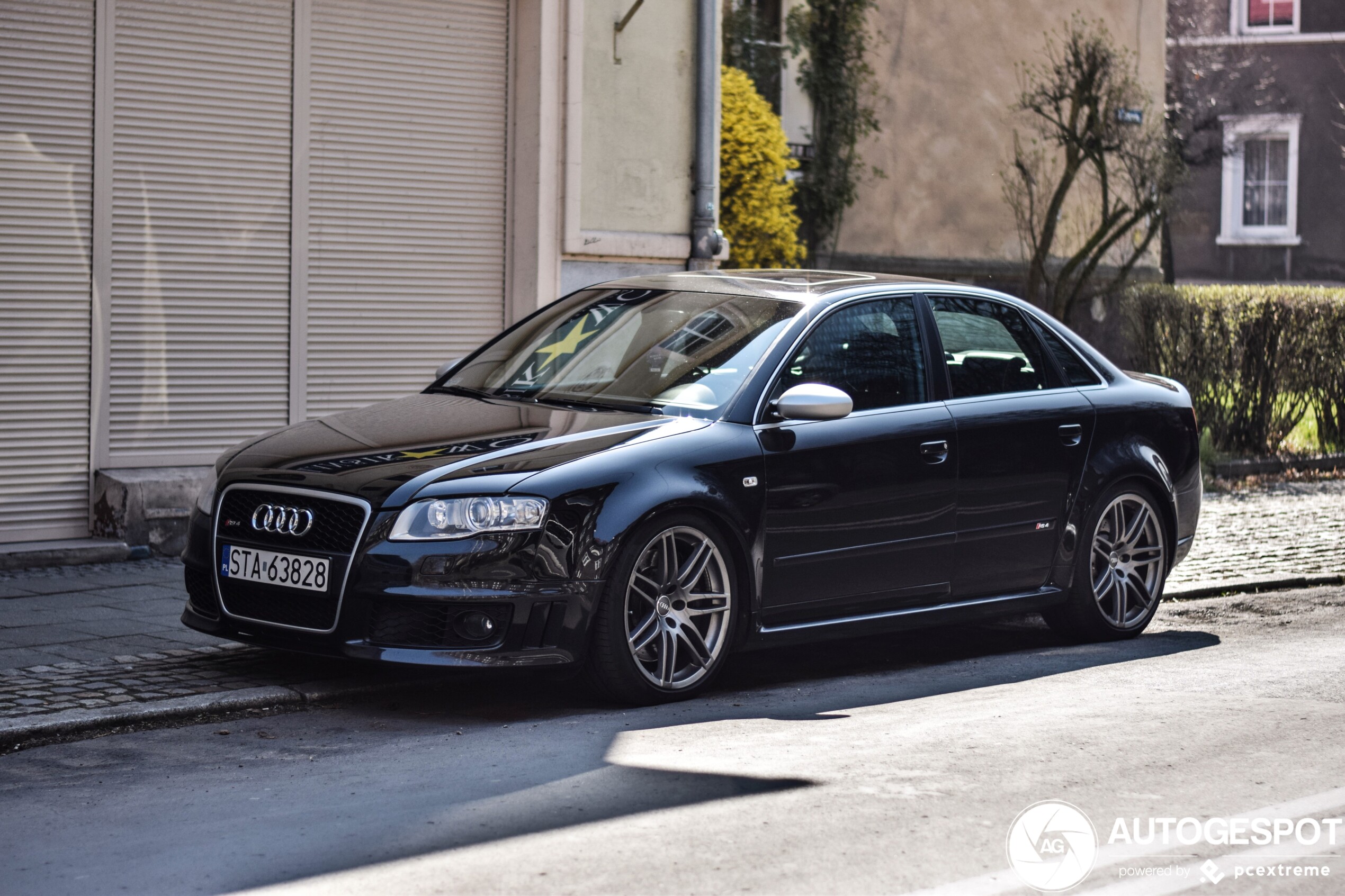 Audi RS4 Sedan