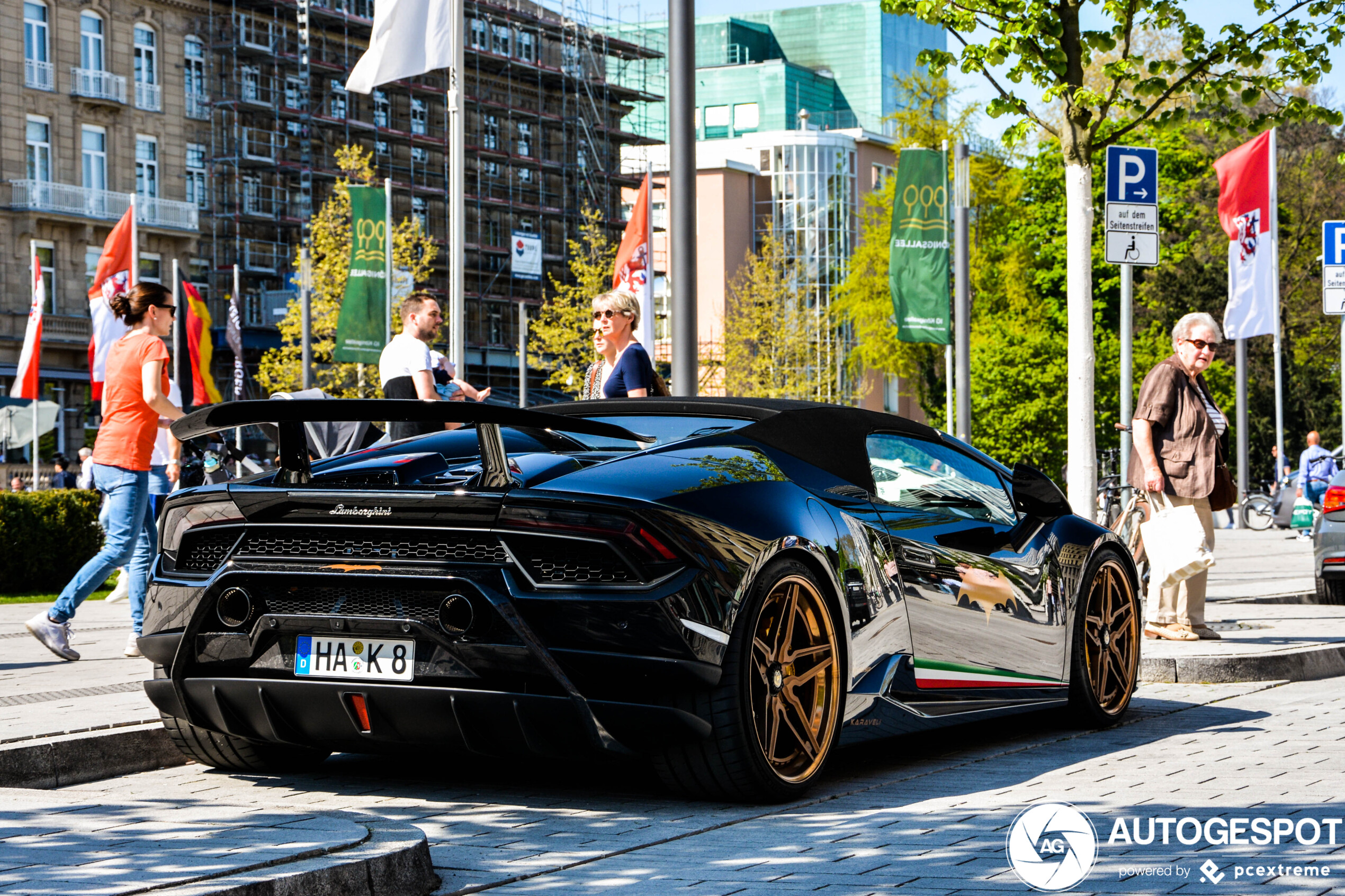 Lamborghini Huracán LP640-4 Performante Spyder