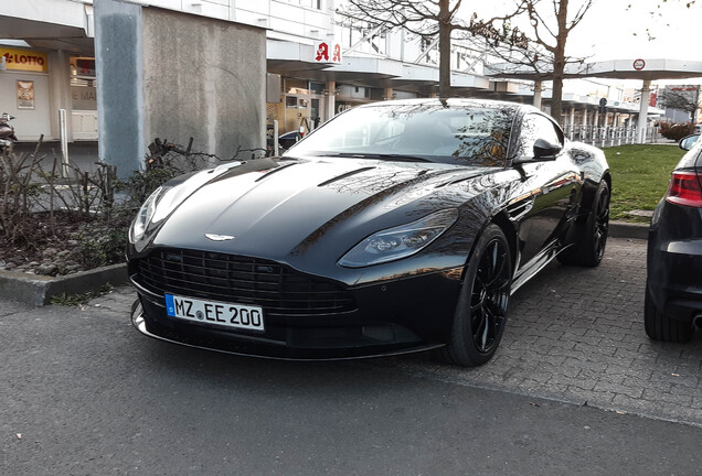 Aston Martin DB11 AMR