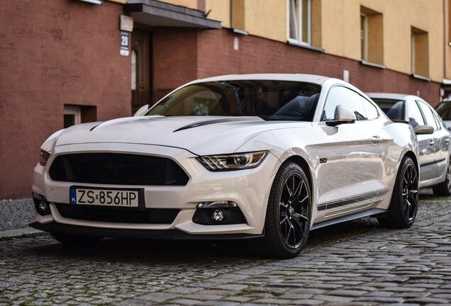 Ford Mustang GT 2015 Black Shadow Edition