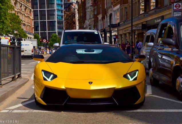 Lamborghini Aventador LP700-4