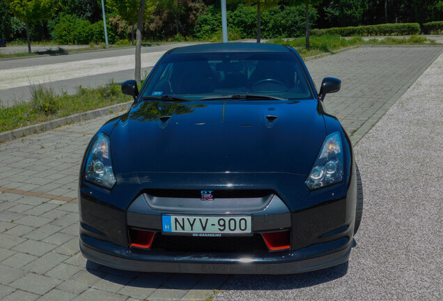 Nissan GT-R