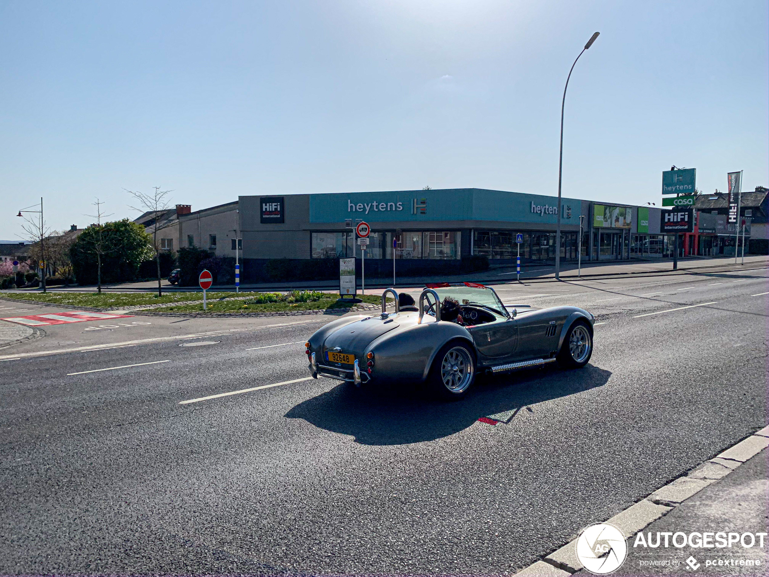 AC Cobra 427