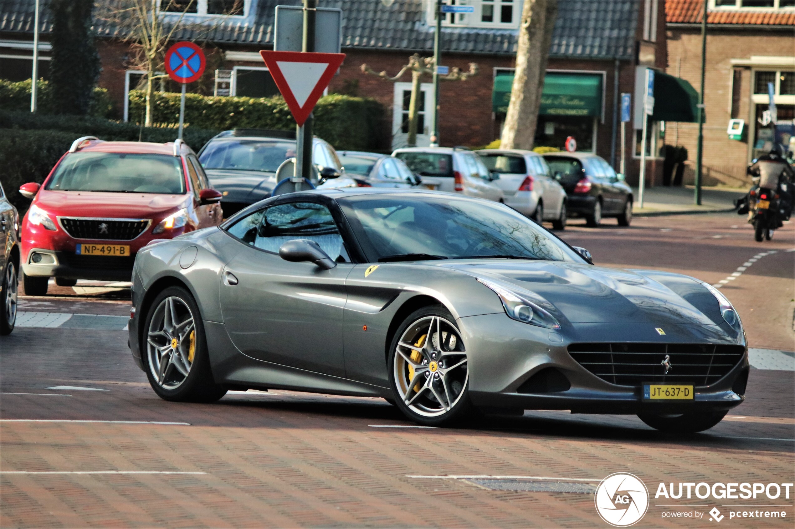 Ferrari California T