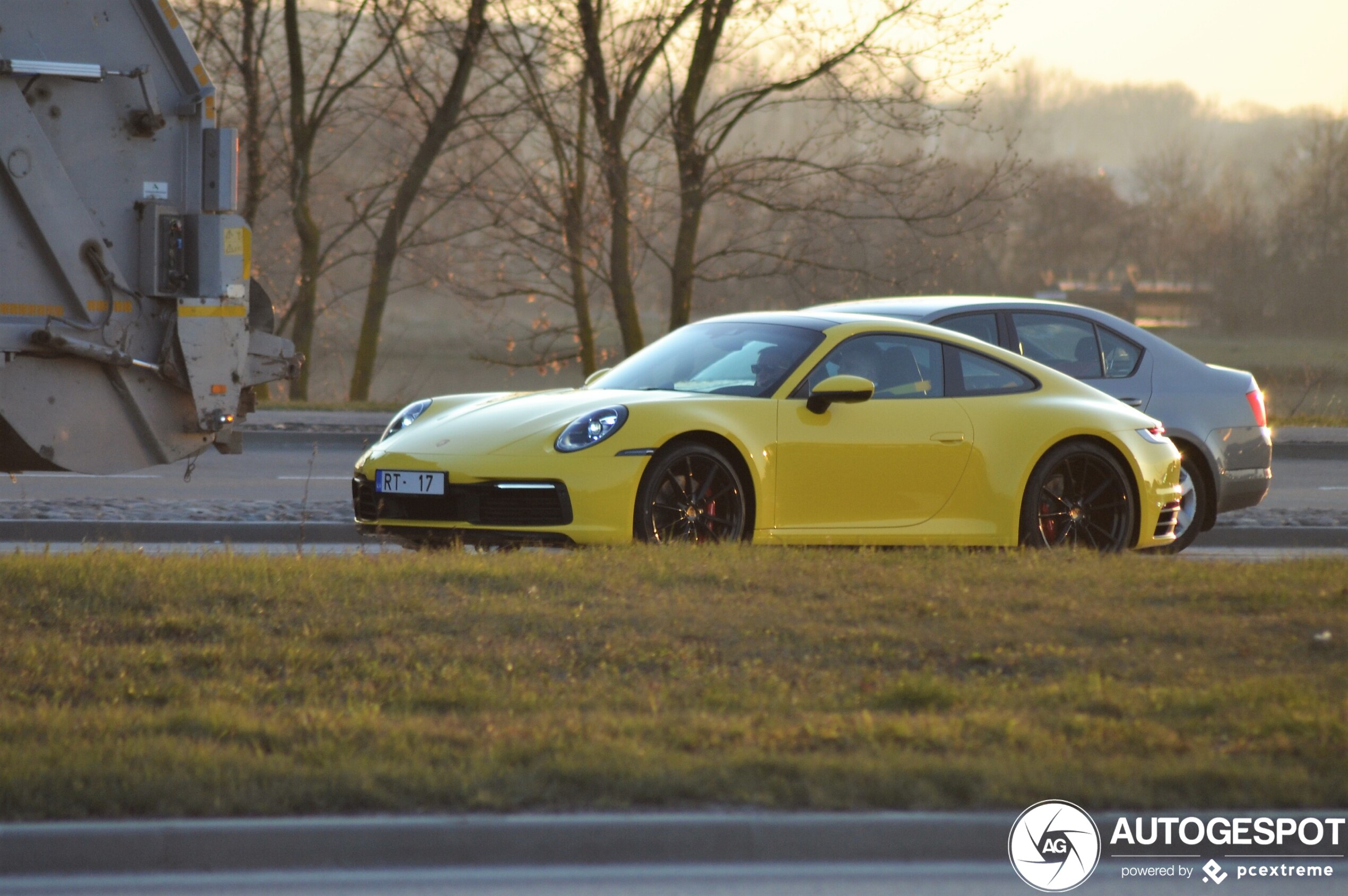 Porsche 992 Carrera 4S