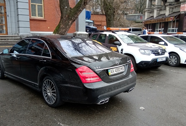 Mercedes-Benz S 63 AMG W221 2011