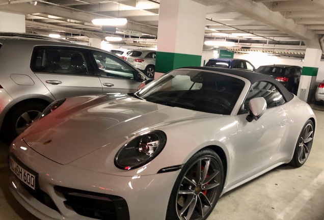 Porsche 992 Carrera 4S Cabriolet