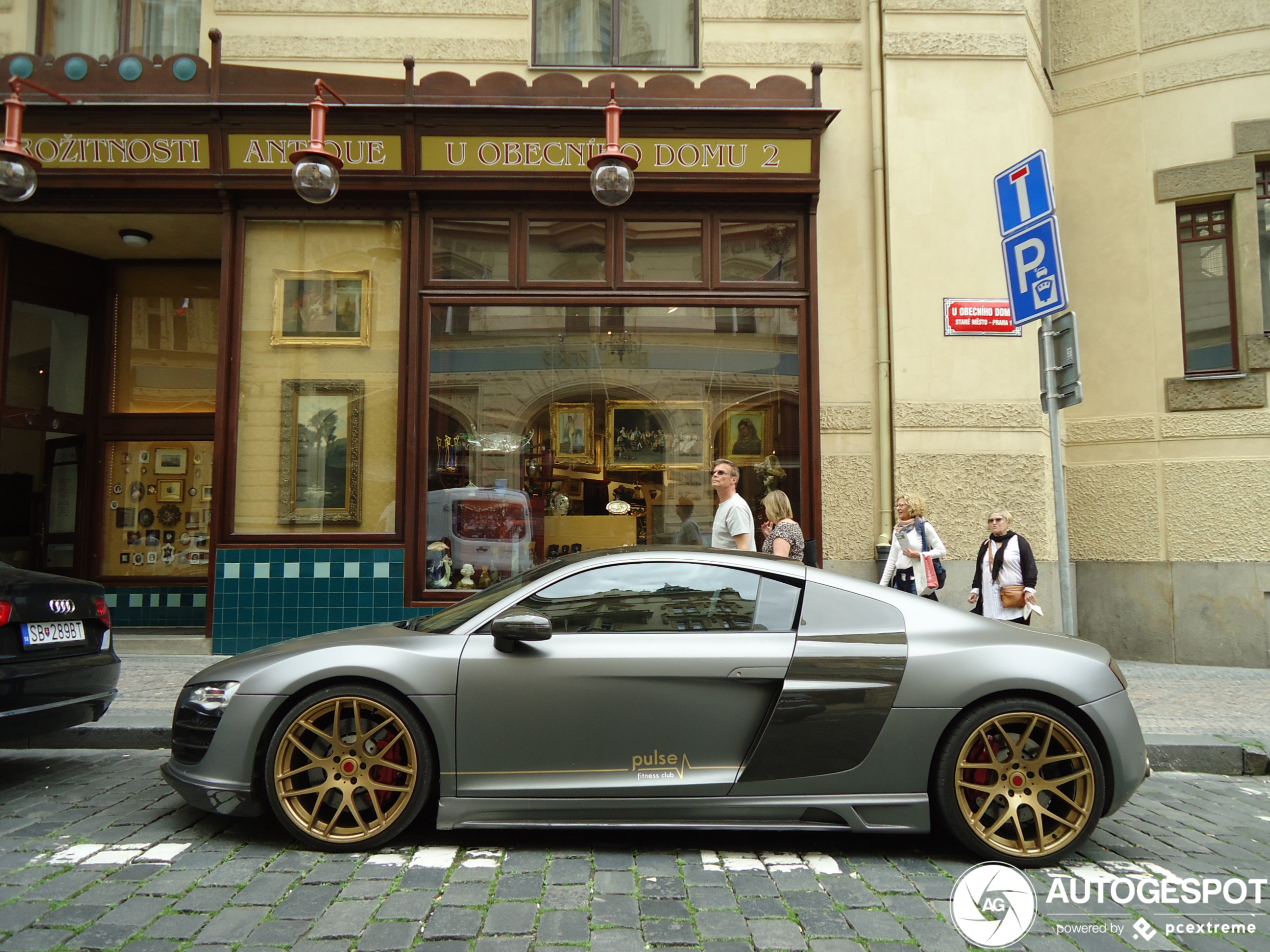 Audi R8