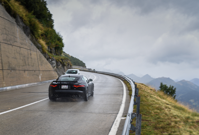 Jaguar F-TYPE SVR Coupé