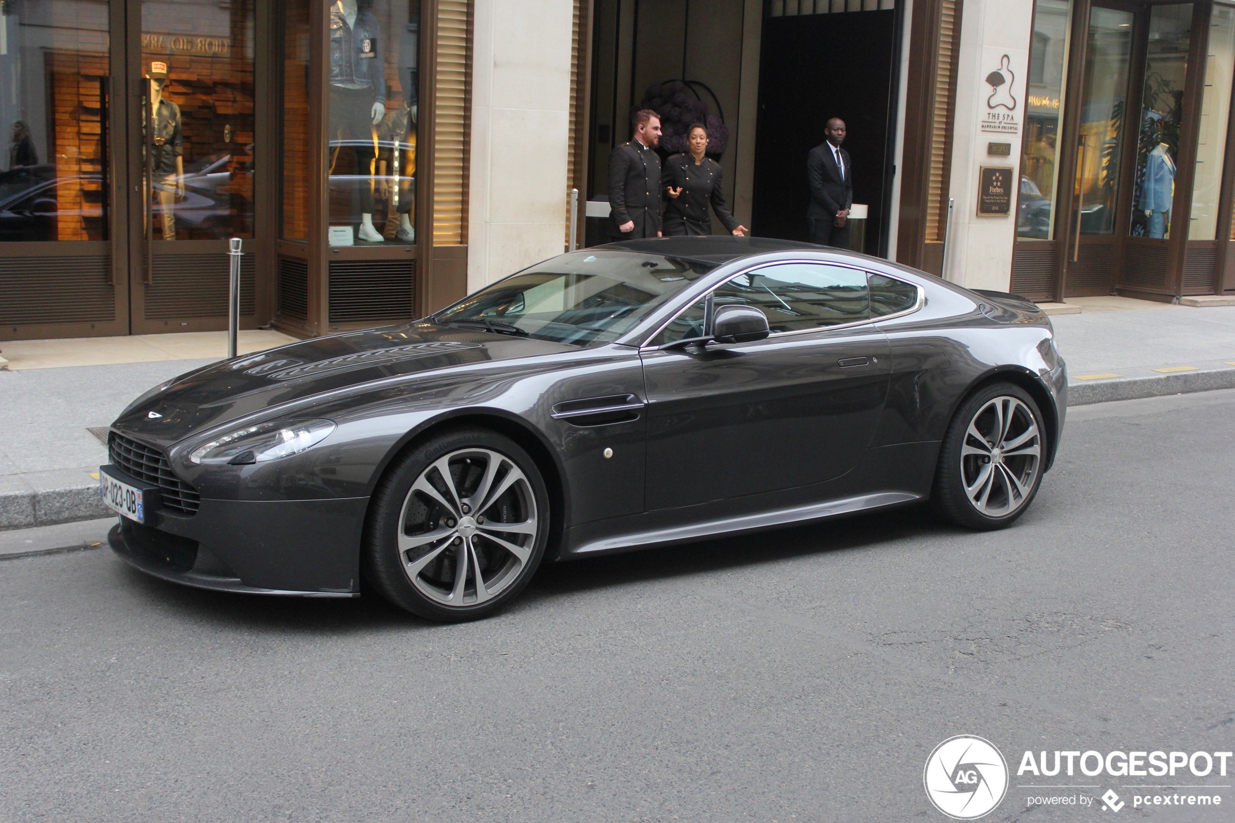 Aston Martin V12 Vantage