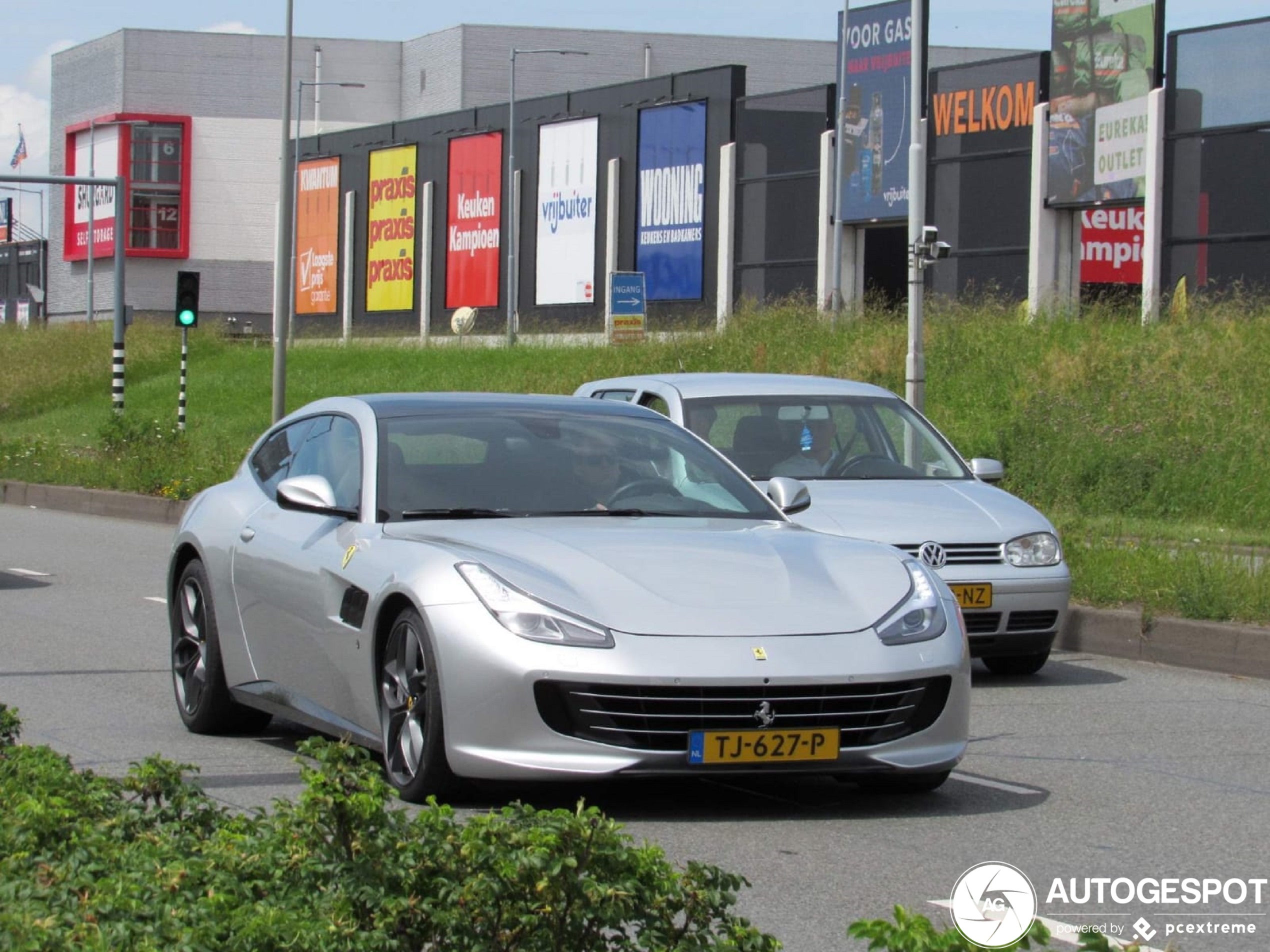 Ferrari GTC4Lusso T