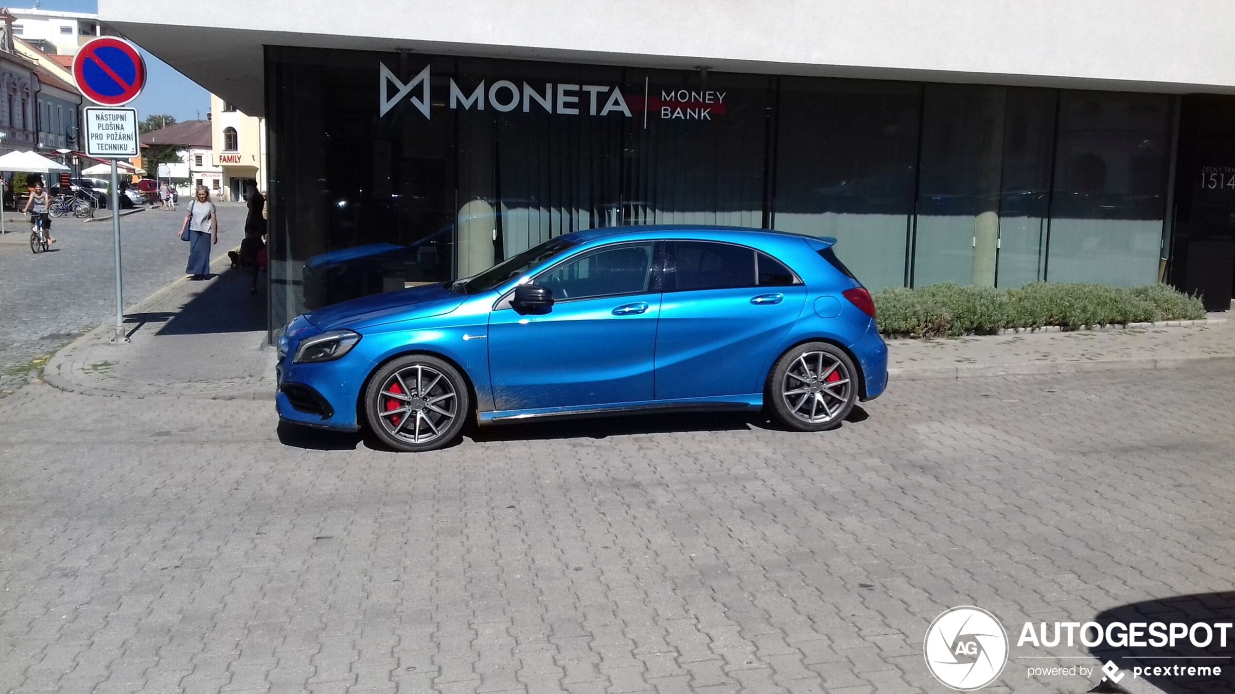 Mercedes-AMG A 45 W176 2015