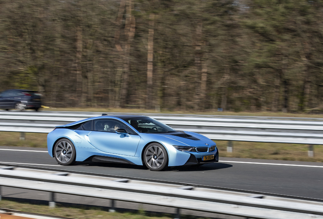 BMW i8