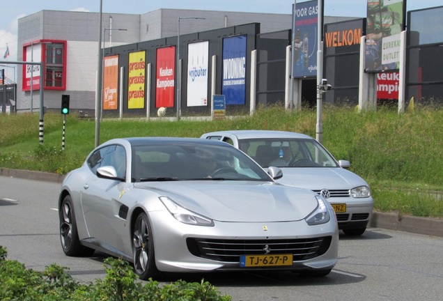 Ferrari GTC4Lusso T