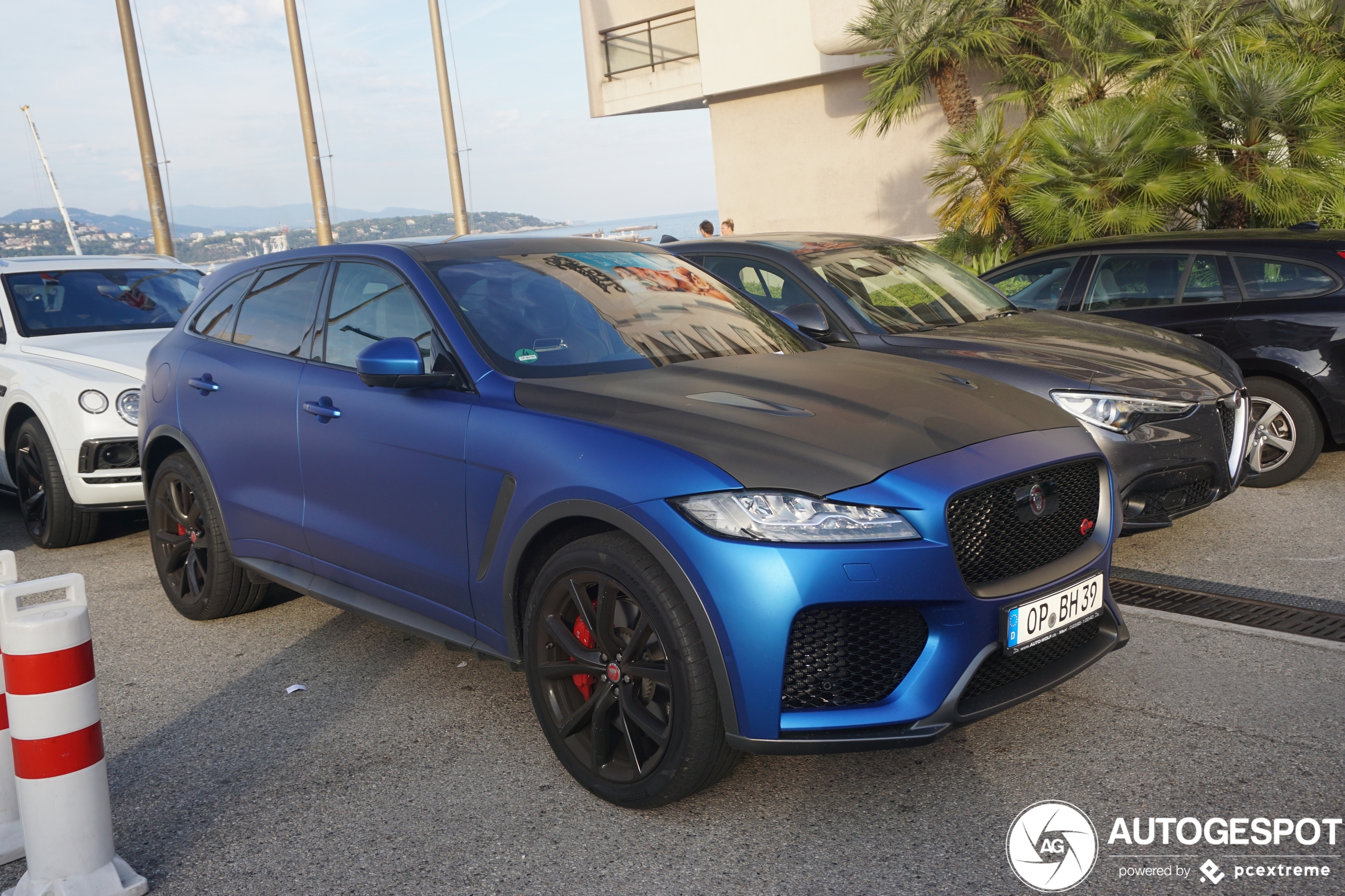 Jaguar F-PACE SVR