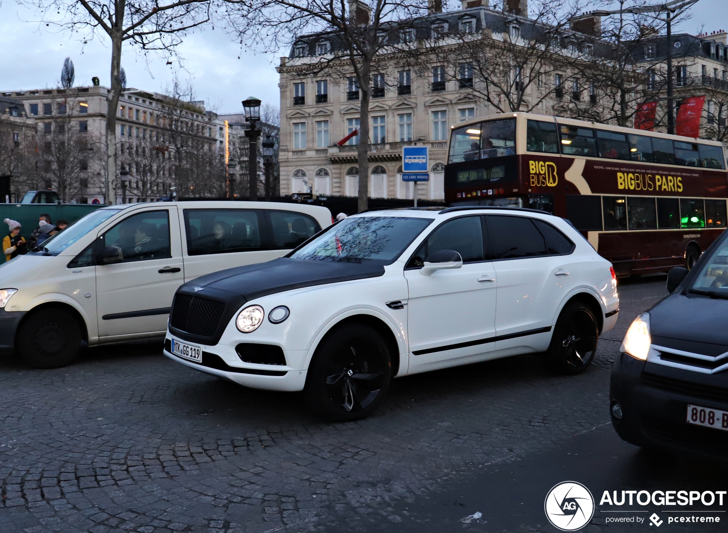 Bentley Bentayga V8