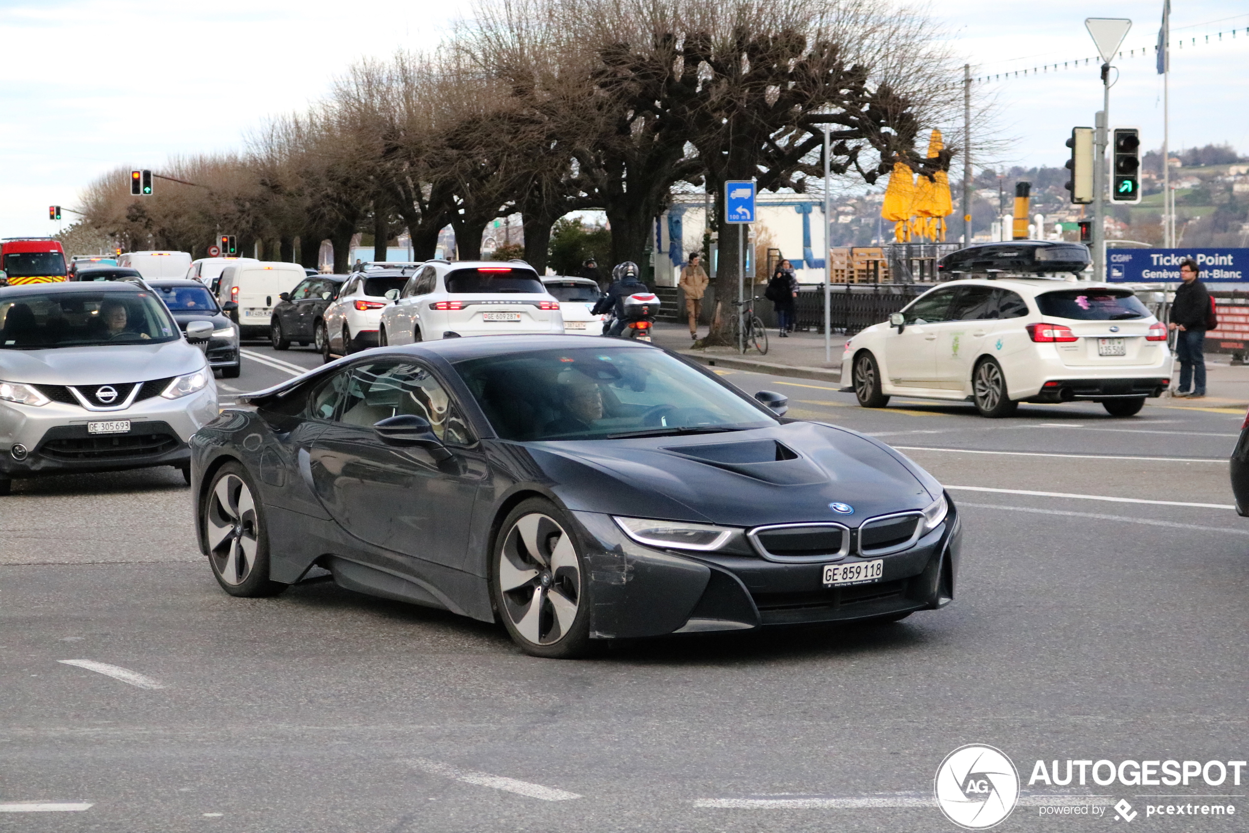 BMW i8