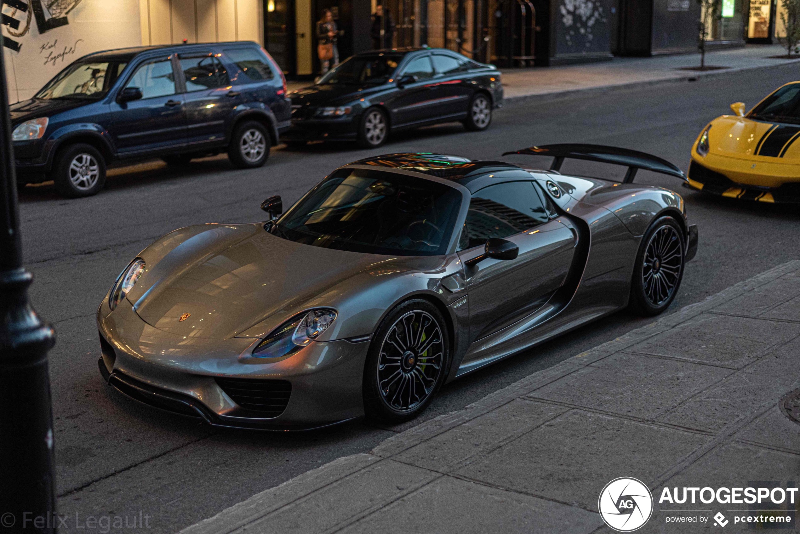 Porsche 918 Spyder Weissach Package