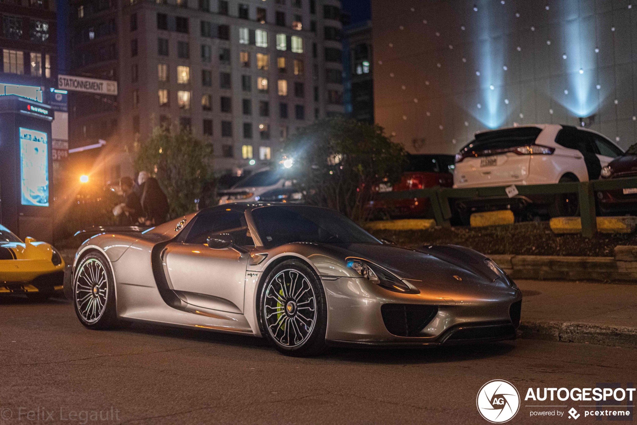 Lekkere combo in Westmount met Porsche 918 Spyder in hoofdrol