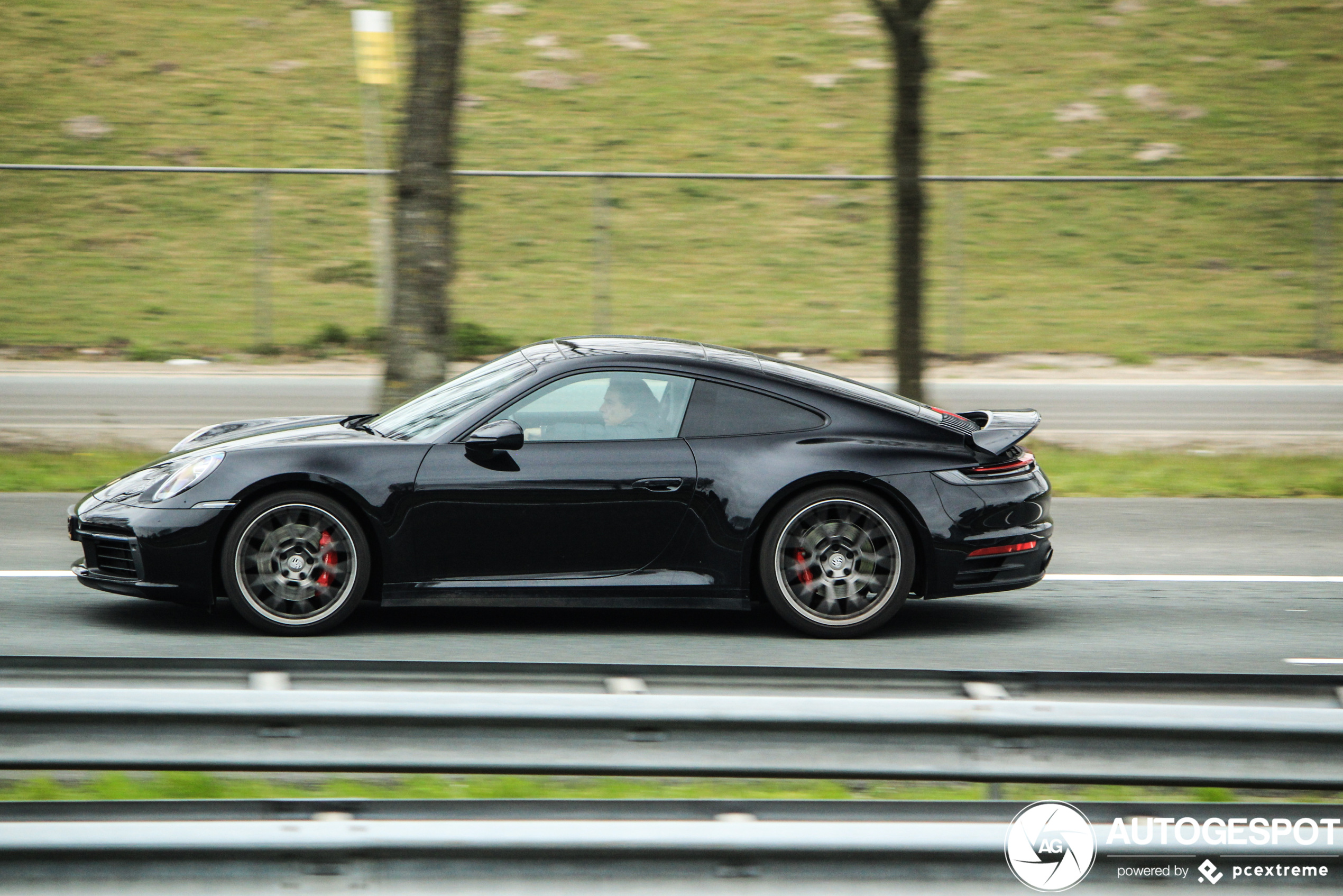 Porsche 992 Carrera 4S