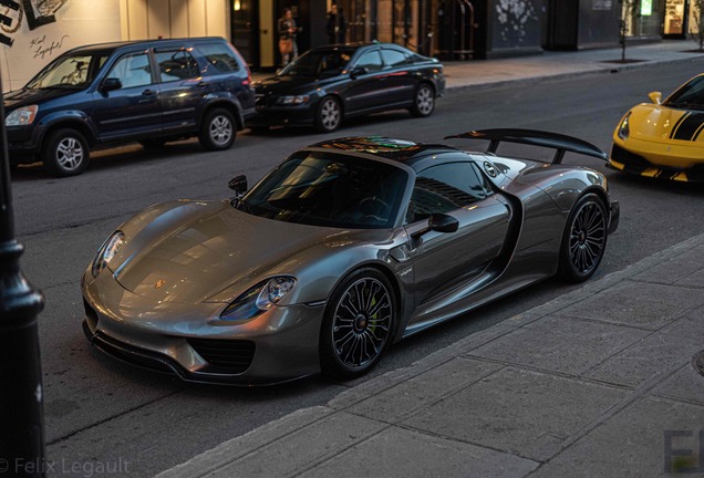 Porsche 918 Spyder Weissach Package