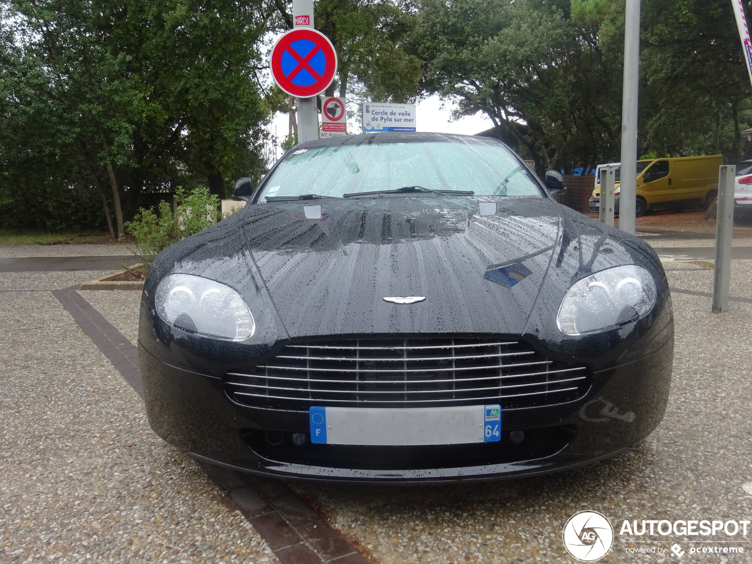 Aston Martin V8 Vantage