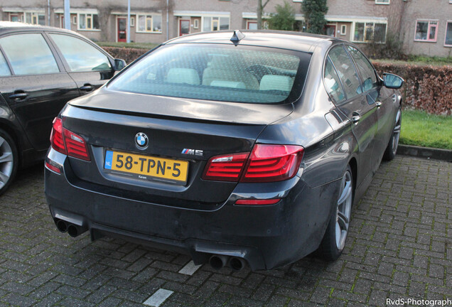 BMW M5 F10 2011