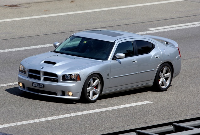 Dodge Charger SRT-8