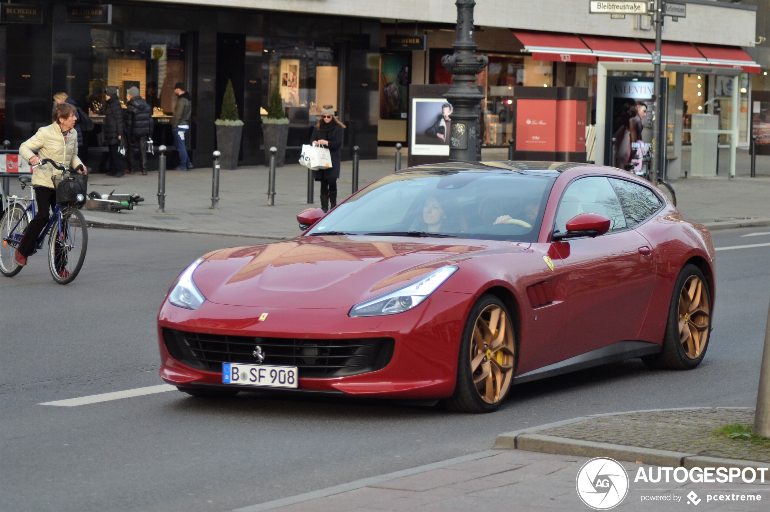 Ferrari GTC4Lusso T