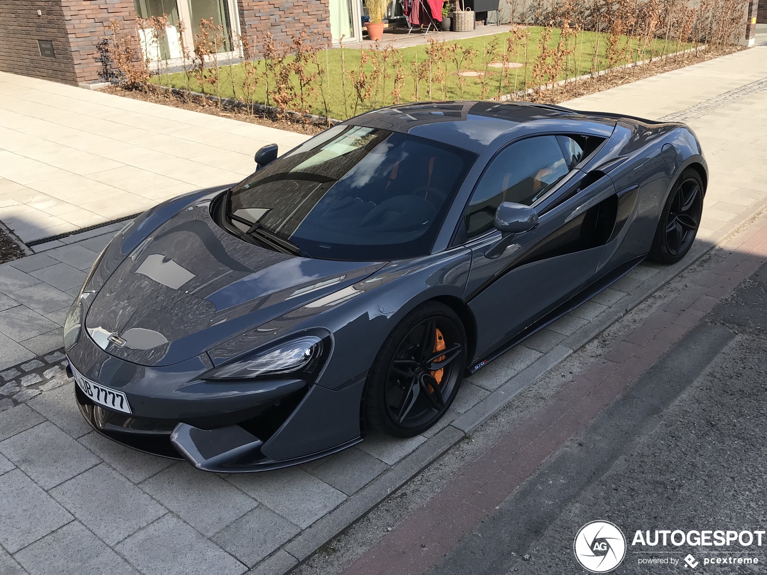 McLaren 570S